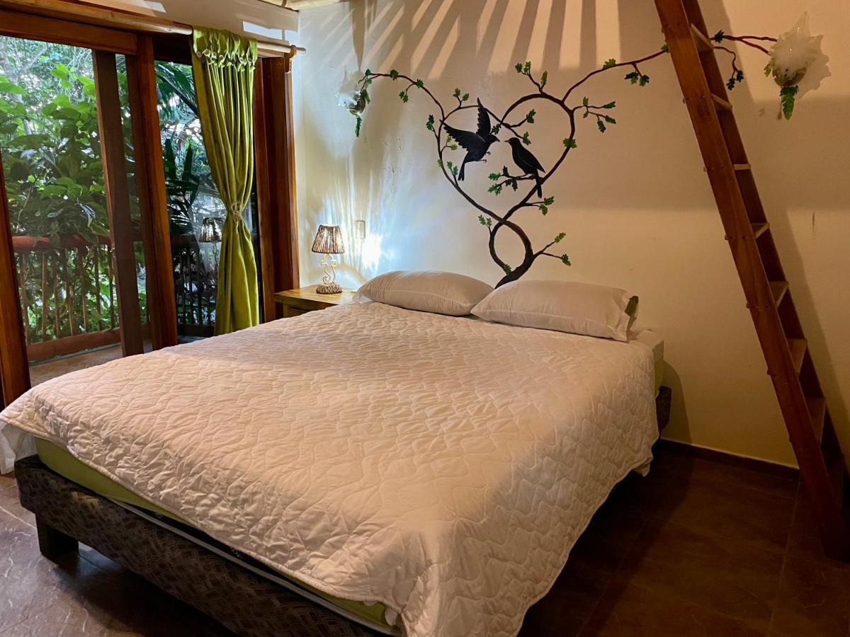 Itchimbia Garden Ayampe Montana Y Mar Villa Exterior photo