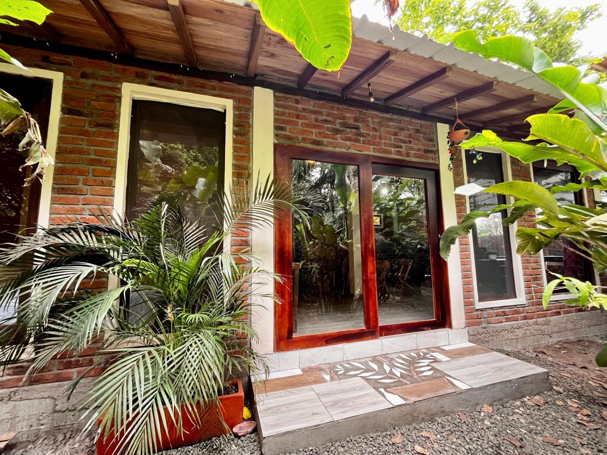 Itchimbia Garden Ayampe Montana Y Mar Villa Exterior photo
