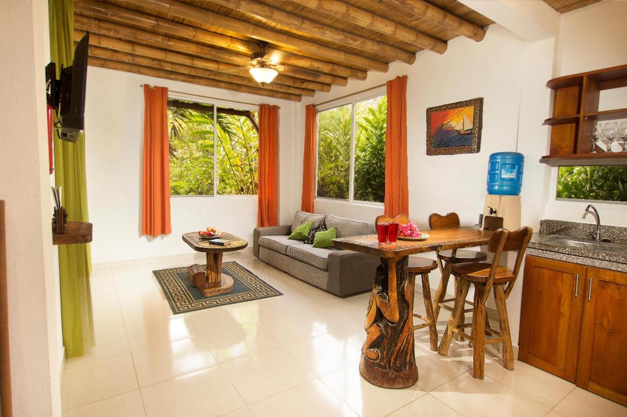Itchimbia Garden Ayampe Montana Y Mar Villa Exterior photo